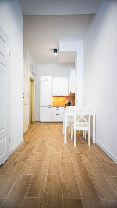 Stylish Apartment In Warsawa Bagian luar foto